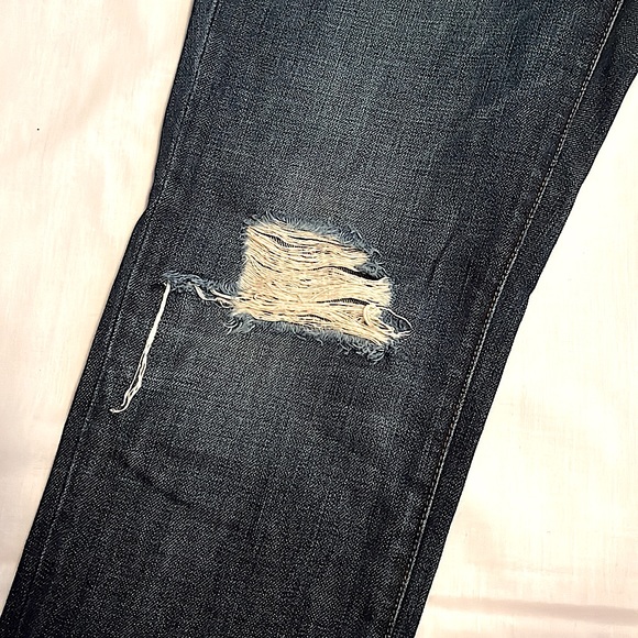 J BRAND Aidan Distressed Low Rise Boyfriend Fit Jeans (Ringer) // Size 24 - Picture 6 of 15